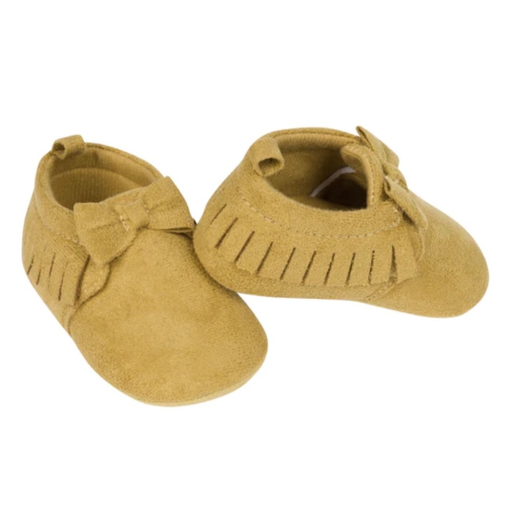 NWT Baby Girls Moccasin Shoes ( 6 - 9 Months )